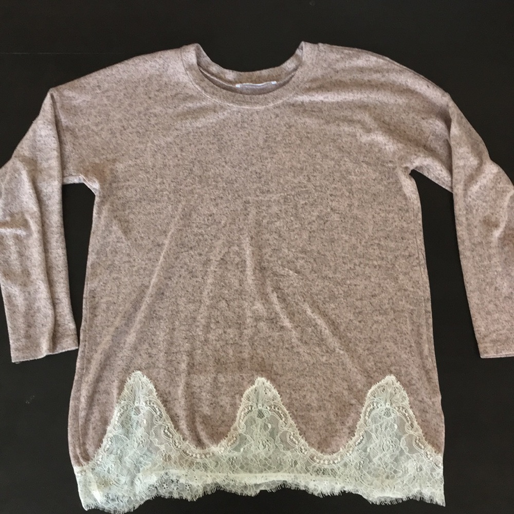 Like new soft top with lace for spring